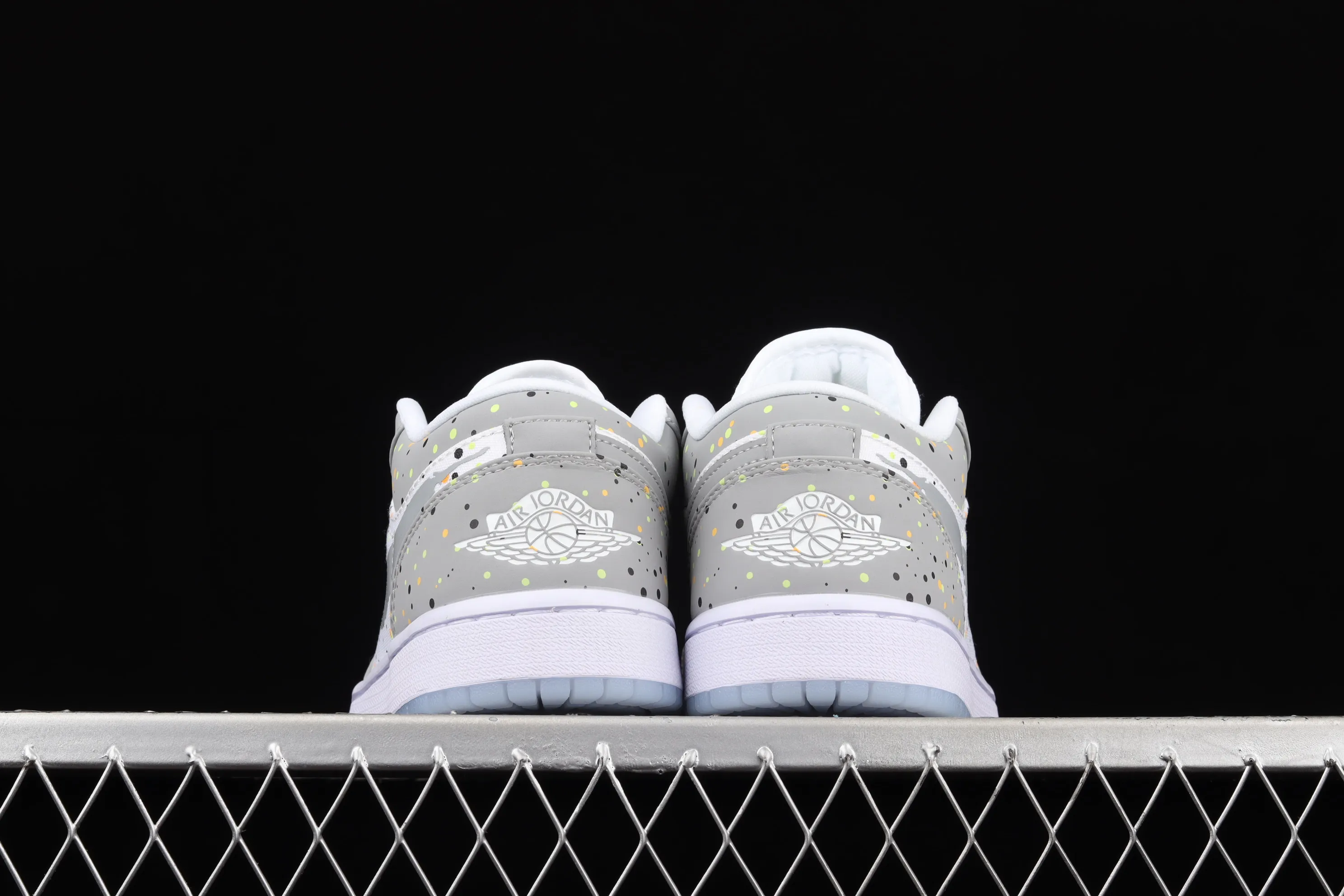 All categories Air Jordan Jordan series basketball shoes Air Jordan 1 Low Air Jordan 1 Low AJ1 Joe 1 inkjet white gray low-top cultural basketball shoes DC0774-001